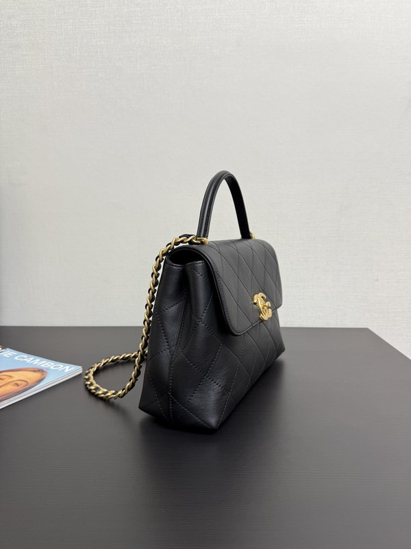 샤넬 블랙 퀼팅 핸들 플랩백 001-222858