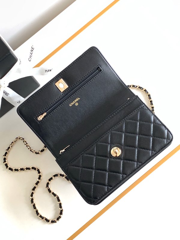 샤넬 24A 라인스톤 WOC 체인백 001-222889