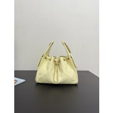 체인 스트랩 조절 가능한 버킷백 001-222898