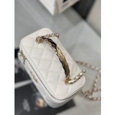 샤넬 화이트 퀼팅 핸드백 001-222988