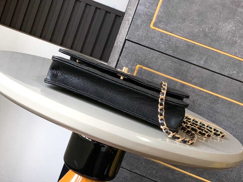 샤넬 에나멜 버클 크리스탈 핸들 WOC 체인백 001-223083