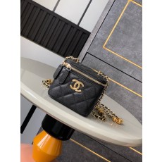 샤넬 가을 겨울 신상 메탈 골드 비즈 파우치 001-223085