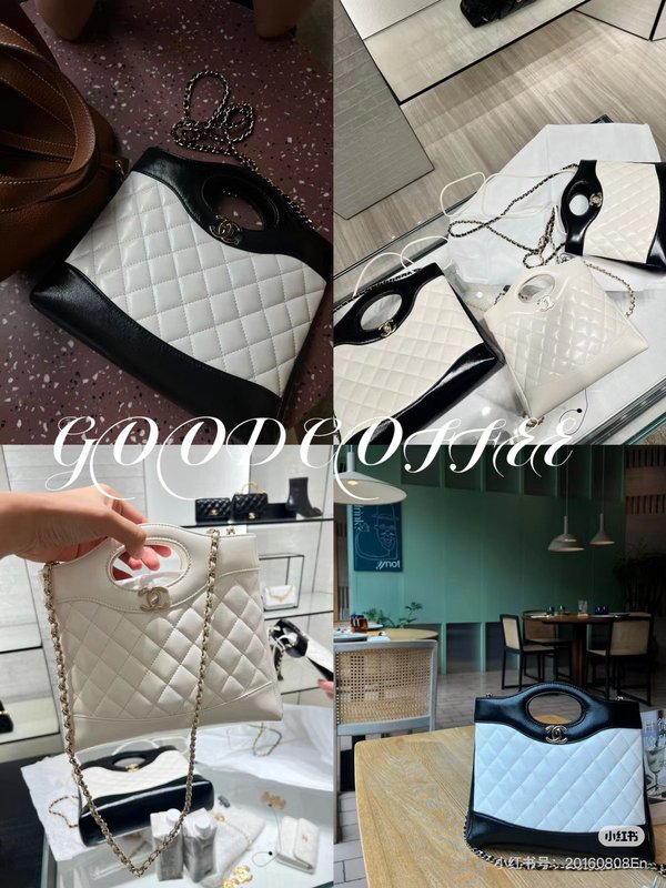샤넬 클래식 블랙 앤 화이트 토트백 001-223118