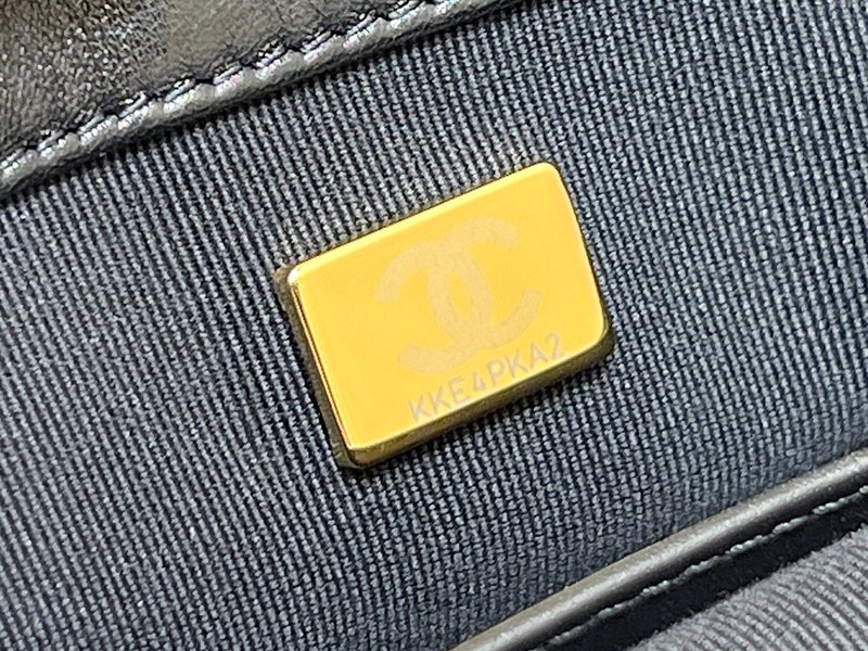 샤넬 25P 봄여름 블랙 골드 진주 핸들 박스 램스킨 001-223164