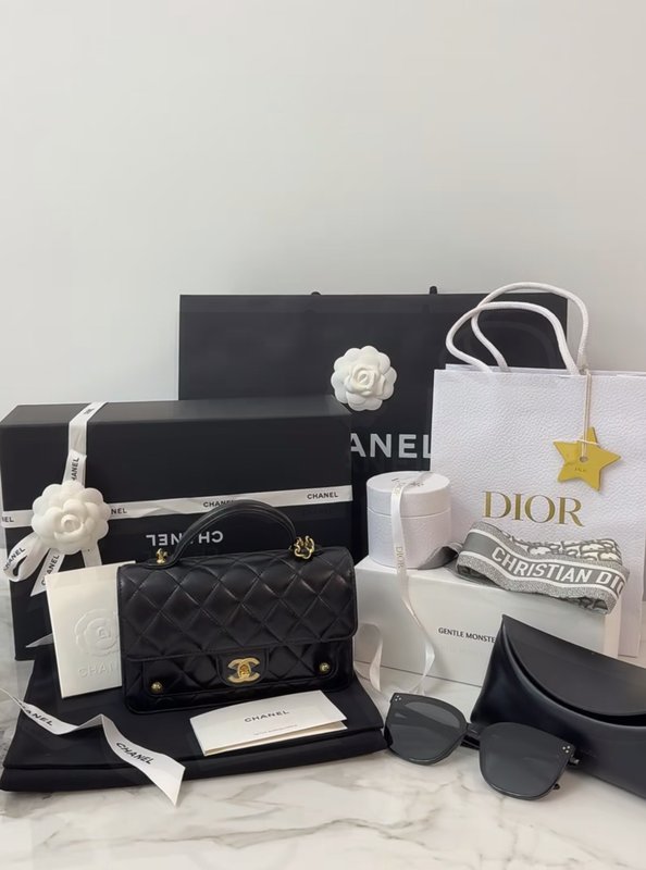 샤넬 메신저 WOC 체인백 001-223258
