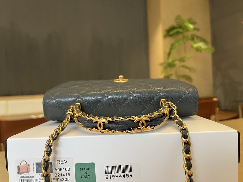 샤넬 더블 C 로고 핸들 WOC 백 001-223270