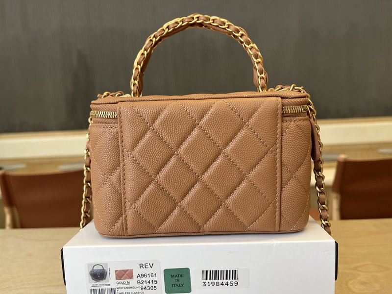 샤넬 더블 C 핸들 메이크업 박스 001-223279