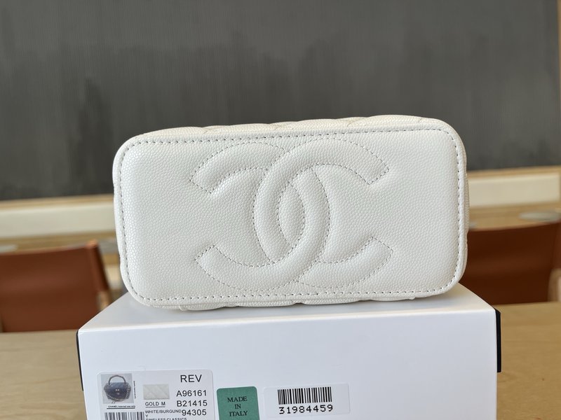 샤넬 더블 C 핸들 메이크업 박스 001-223305