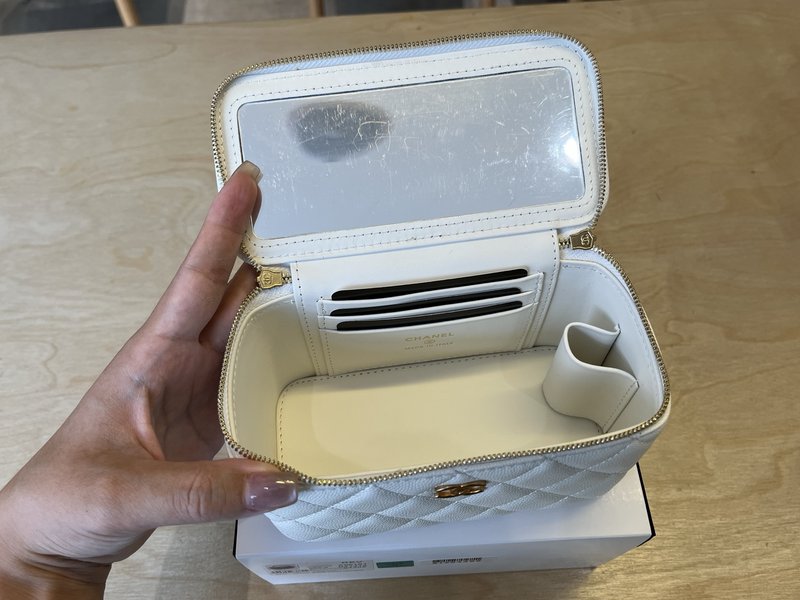 샤넬 더블 C 핸들 메이크업 박스 001-223305