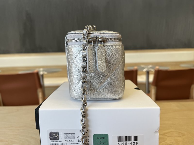 샤넬 더블 C 버클 롱 박스 백 001-223307
