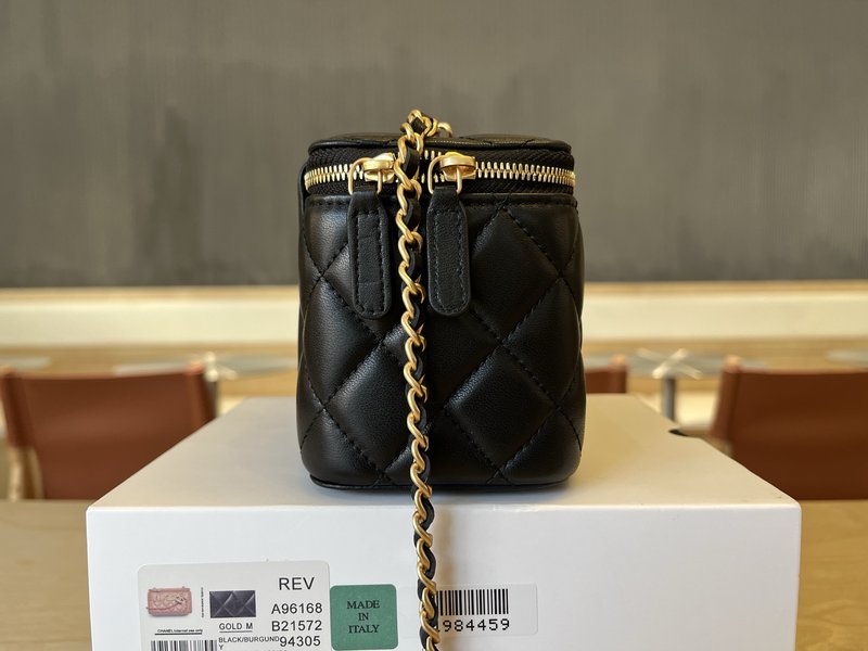 샤넬 더블 C 버클 롱 박스 백 001-223310