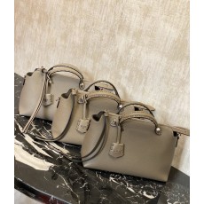 펜디 라지 토트백 라이트 그레이 001-223358