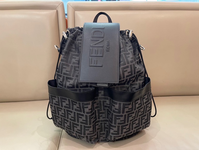 펜디 클래식 더블 F 모노그램 대용량 백팩 001-223420