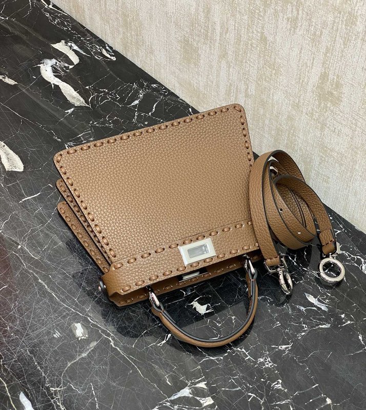 펜디 피카부 페티트 핸드백 001-223481