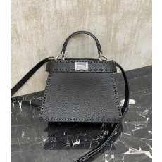 펜디 피카부 페티트 블랙 핸드스티치 아코디언 백 001-223485