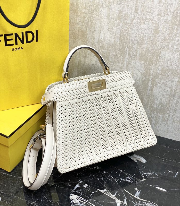 펜디 피카부 페티트 백 001-223500