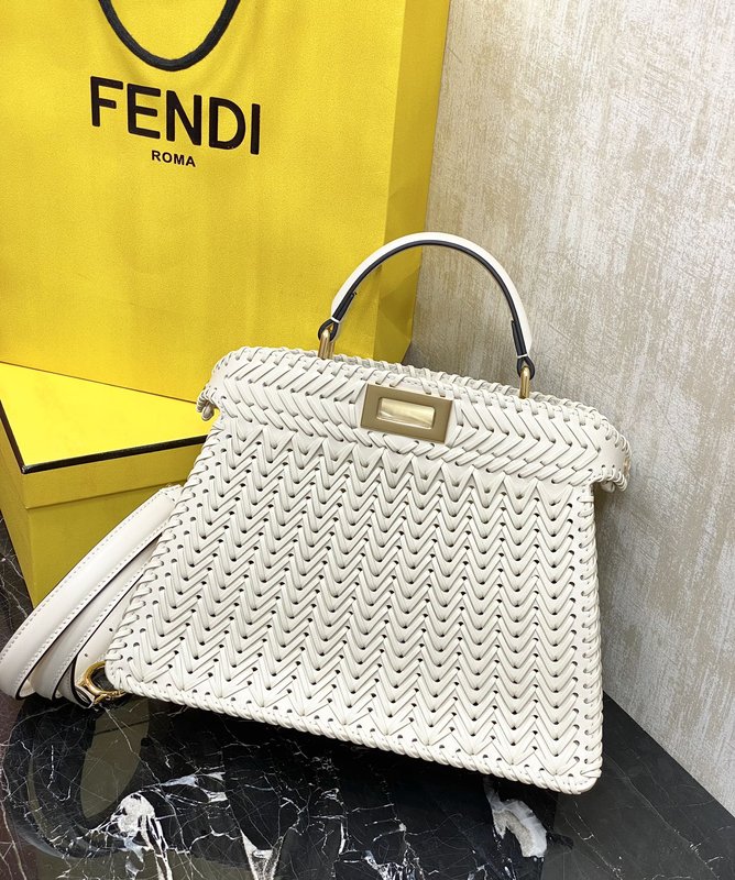 펜디 피카부 페티트 백 001-223500