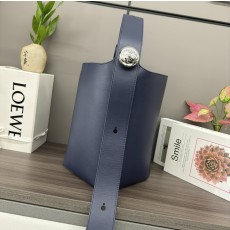 로에베 미디엄 소프트 카프스킨 버킷백 001-223562