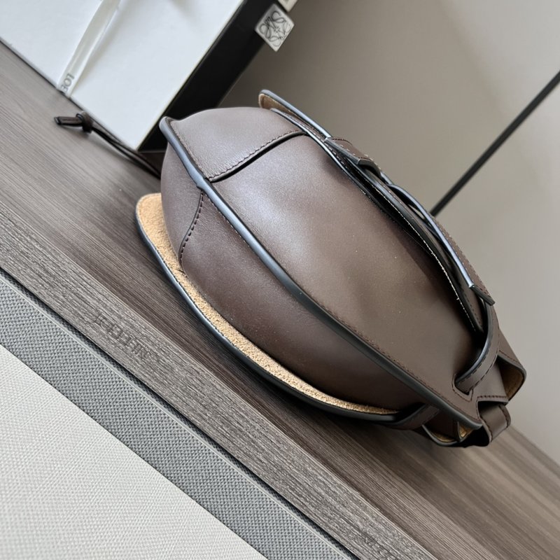 로에베 게이트 미니 백 001-223595