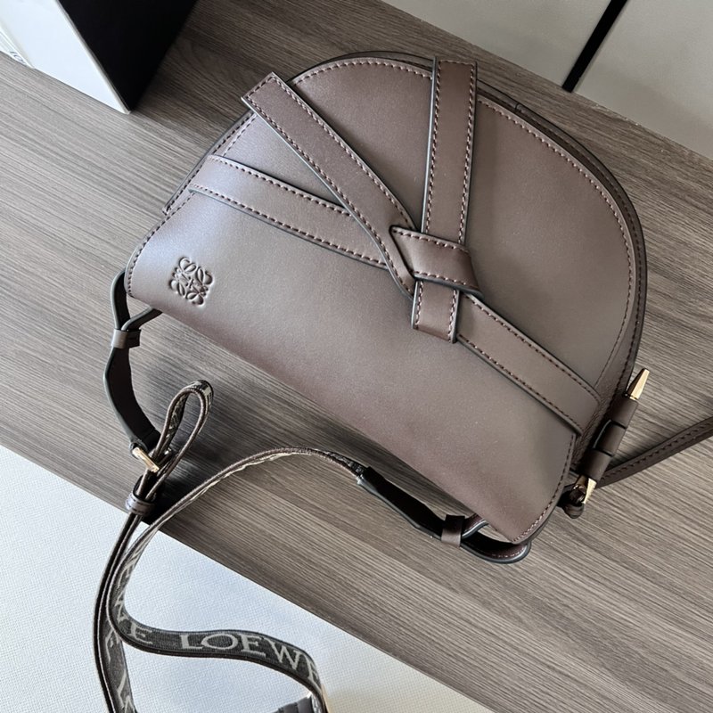로에베 게이트 미니 백 001-223595