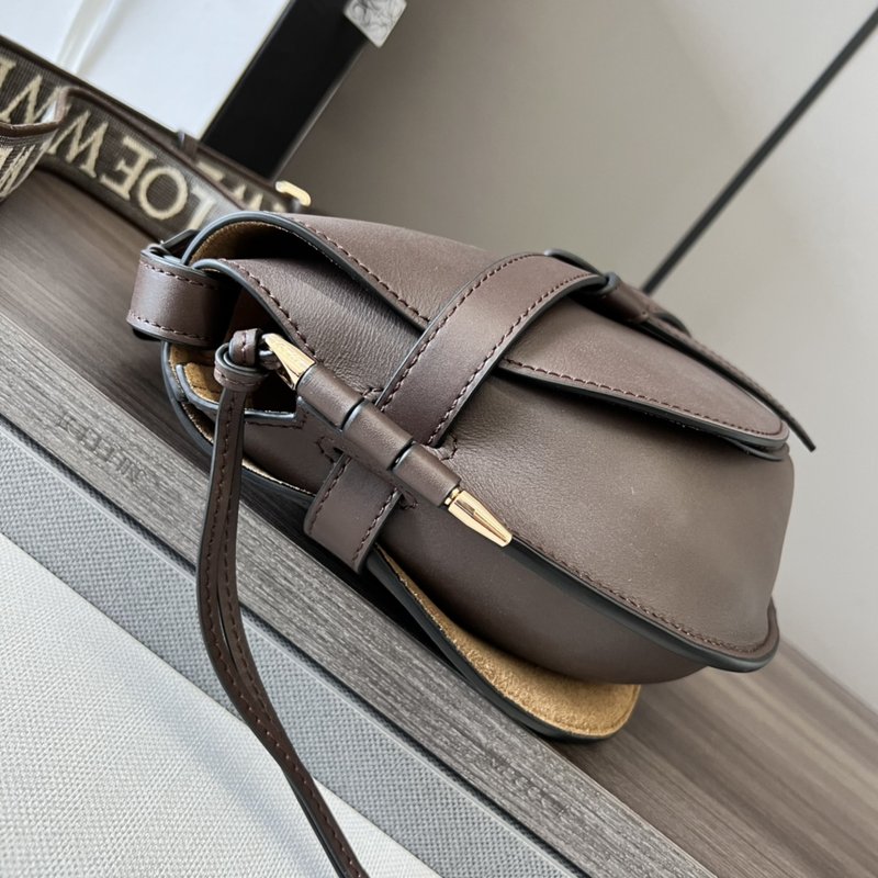 로에베 게이트 미니 백 001-223595