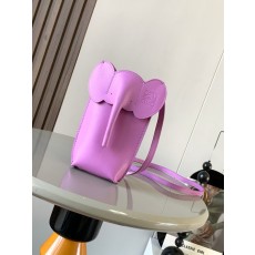 로에베 코끼리 모양 소가죽 숄더백 001-223644
