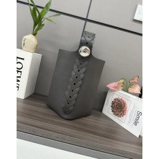 로에베 소프트 페블 버킷백 001-223650