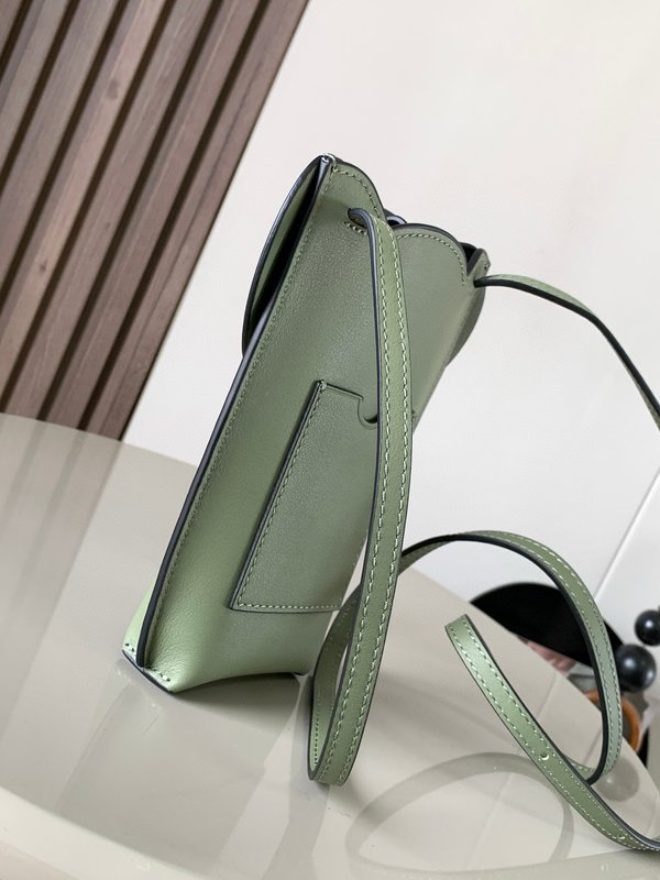 로에베 코끼리 모양 그린 폰백 001-223651