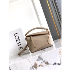 로에베 미니 퍼즐백 2.0 버전 001-223684