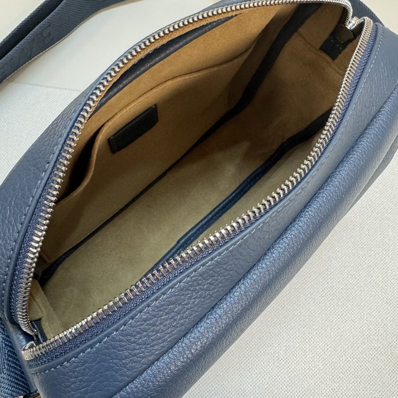 로에베 소프트 펠트 레더 메신저백 001-223690
