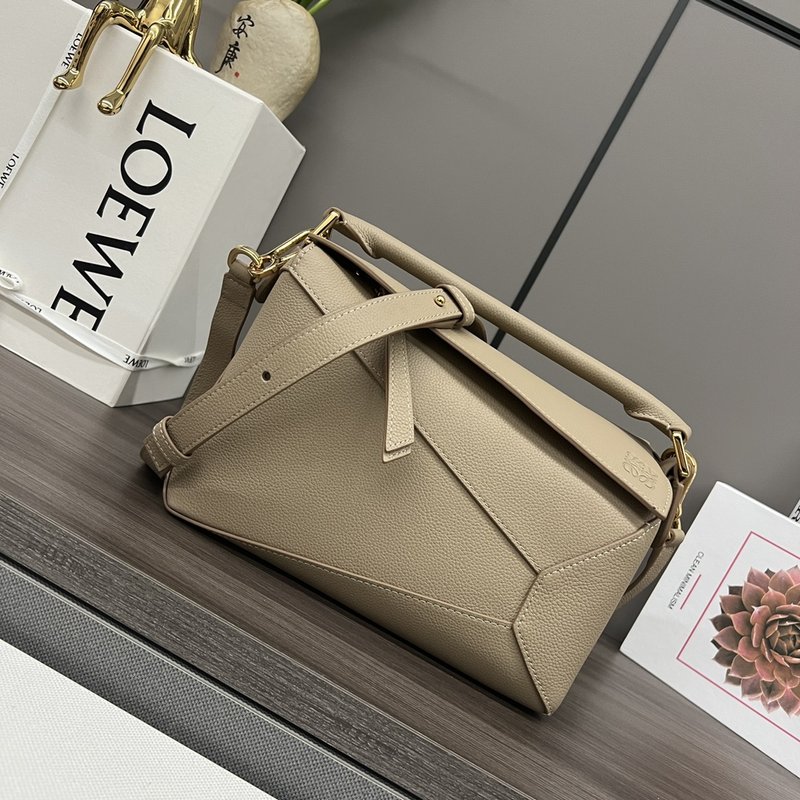 로에베 스몰 소프트 그레인 레더 퍼즐 백 001-223693