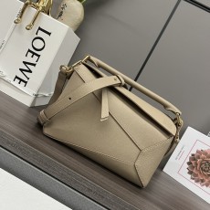 로에베 스몰 소프트 그레인 레더 퍼즐 백 001-223693