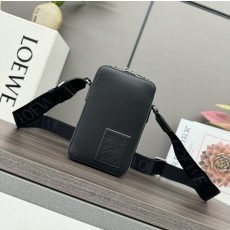 로에베 새틴 카프스킨 버티컬 크로스백 001-223701