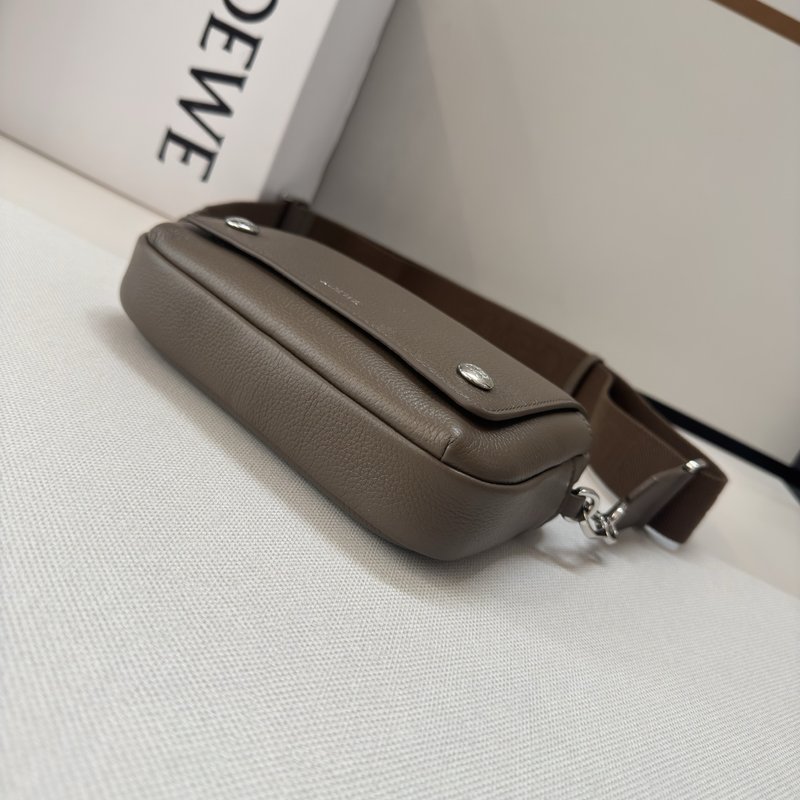 로에베 뉴 스몰 소프트 펠트 레더 메신저백 001-223765