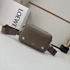 로에베 뉴 스몰 소프트 펠트 레더 메신저백 001-223765