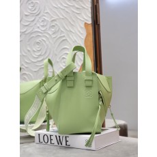 로에베 새틴 카프스킨 컴팩트 해먹 백 001-223767