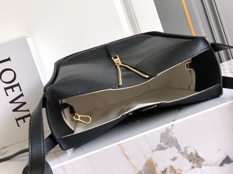 로에베 해먹 숄더백 블랙 리치 그레인 001-223770