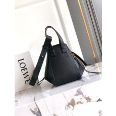 로에베 해먹 숄더백 블랙 리치 그레인 001-223770