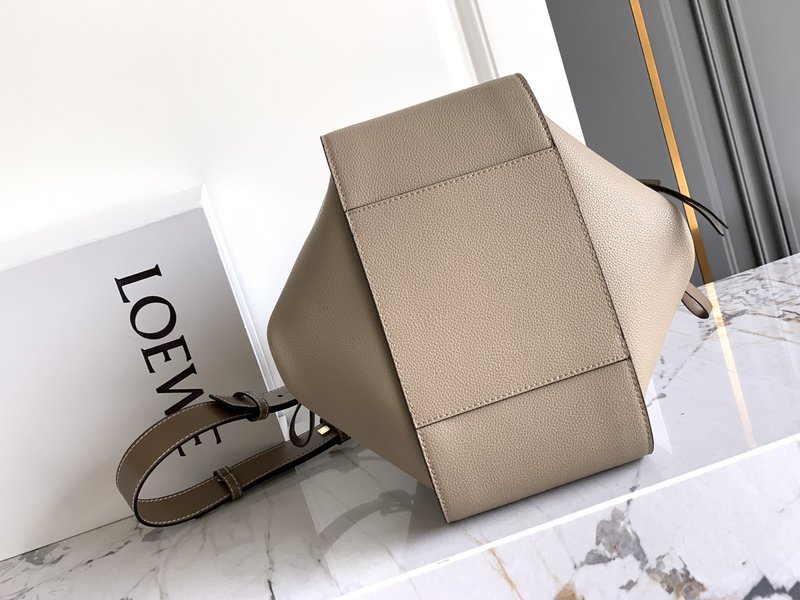 로에베 해먹백 스몰 폴딩 지퍼 핸드백 001-223776