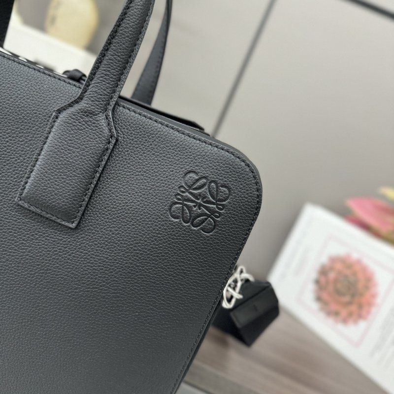 로에베 고야 소프트 그레인 레더 브리프케이스 001-223804