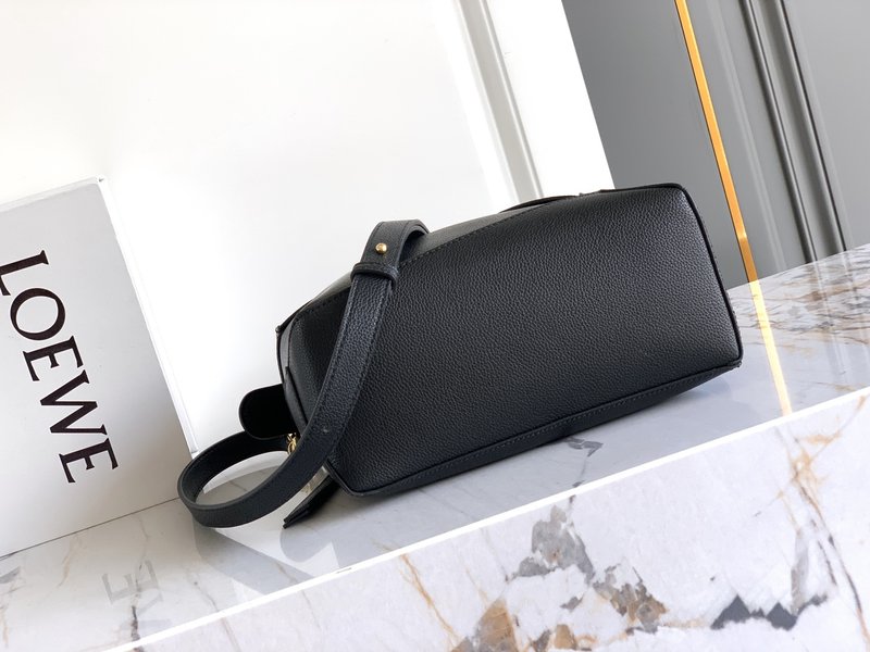로에베 퍼즐 미니 블랙 숄더백 001-223847