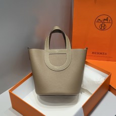 엘레펀트 그레이 골드 버클 토고 가죽 핸드백 001-223983