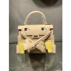 Kelly doll 밀키 화이트 핸드백 001-224087