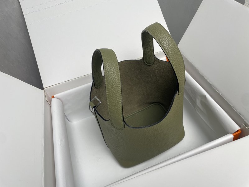 에르메스 피코틴 반수제 TC 가죽 핸드백 001-224170