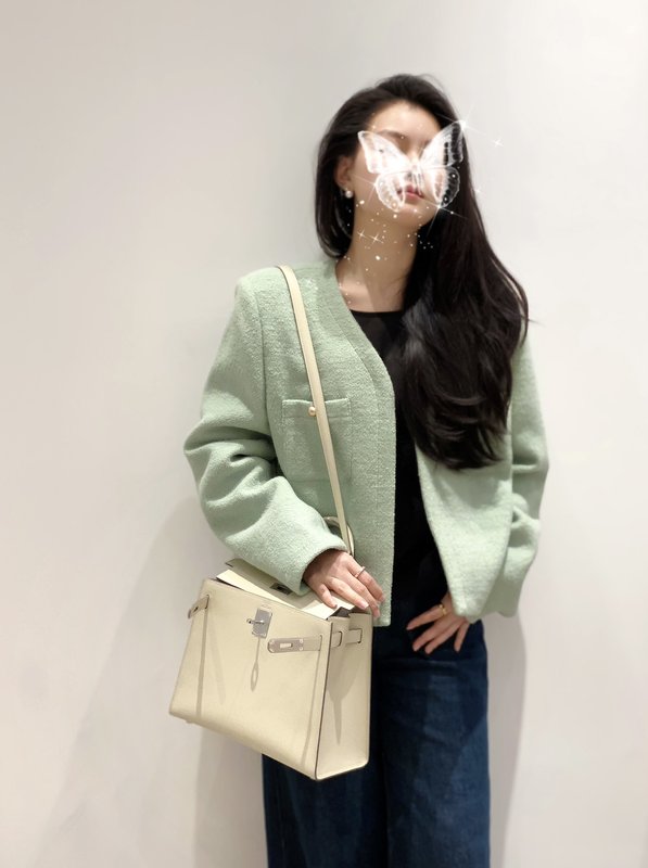 켈리 밀크 화이트 핸드백 001-224177