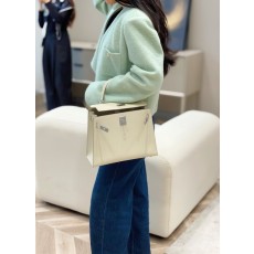 켈리 밀크 화이트 핸드백 001-224177