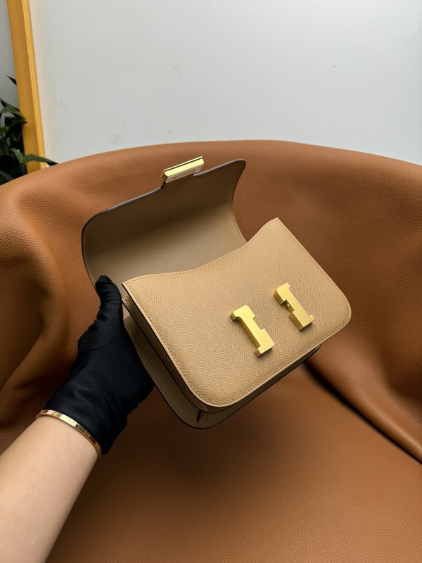 에르메스 콩고르 19cm 밀크티 컬러 핸드백 001-224207