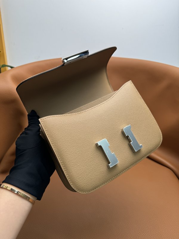 에르메스 콩고 19cm 밀크티 컬러 핸드백 001-224220