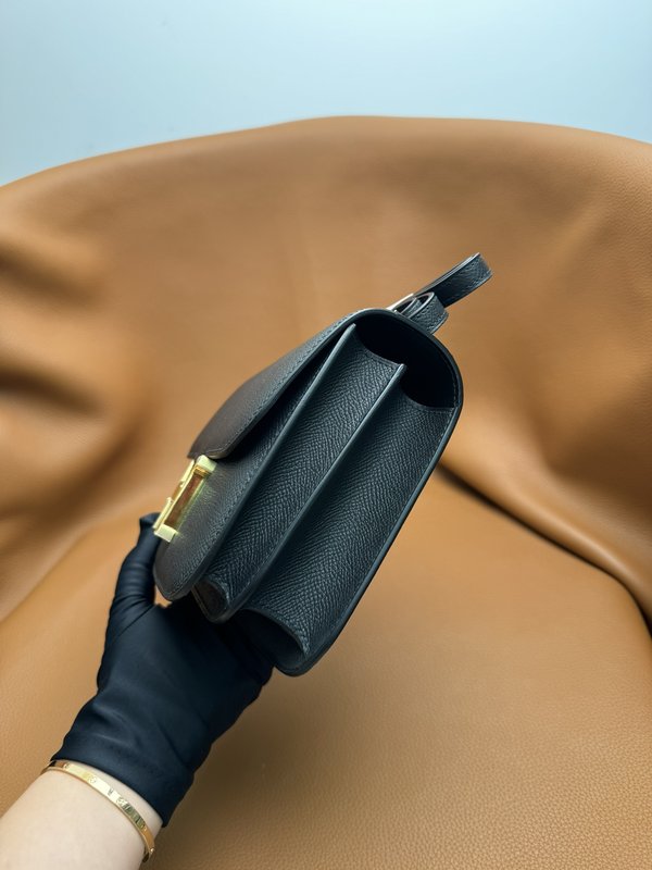 에르메스 콩고 19cm 블랙 골드 입송 가죽 001-224300