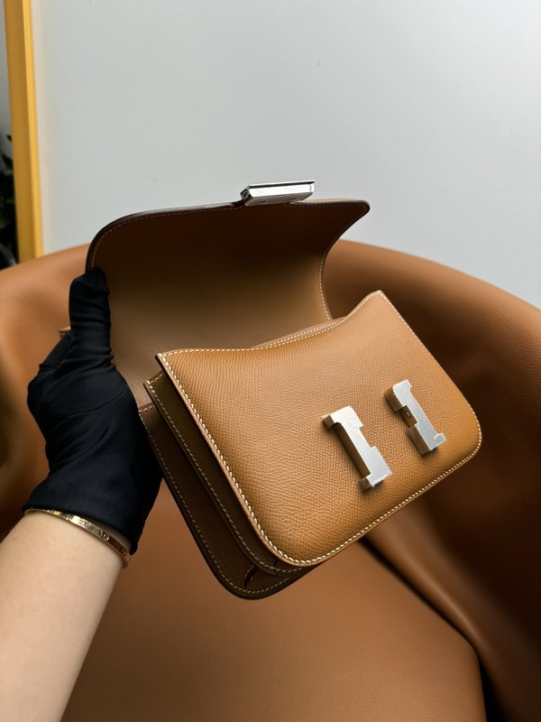 에르메스 콩상 19cm 골드브라운 엡솜 가죽 001-224302